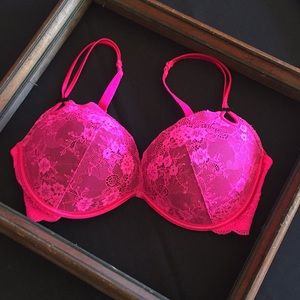Victoria Secret Bra. NWOT